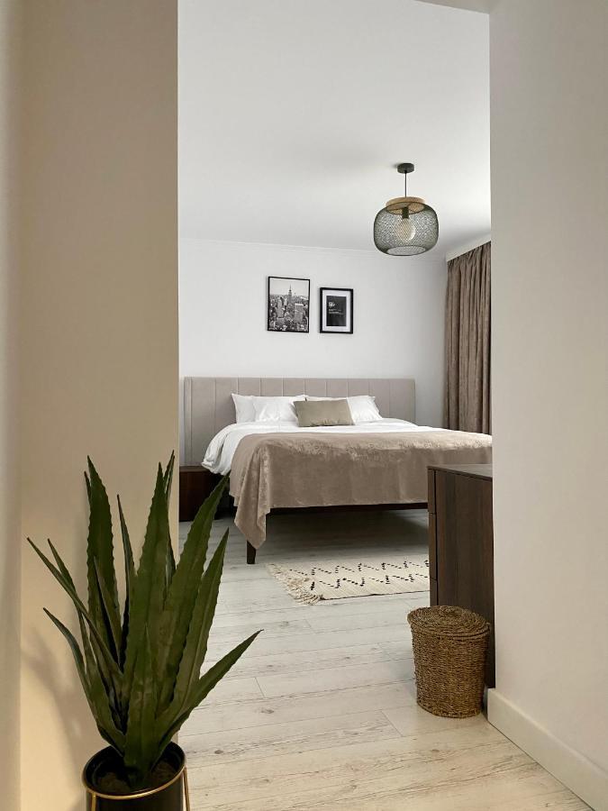 Cosy Apartments & Bistro Pufesti Buitenkant foto