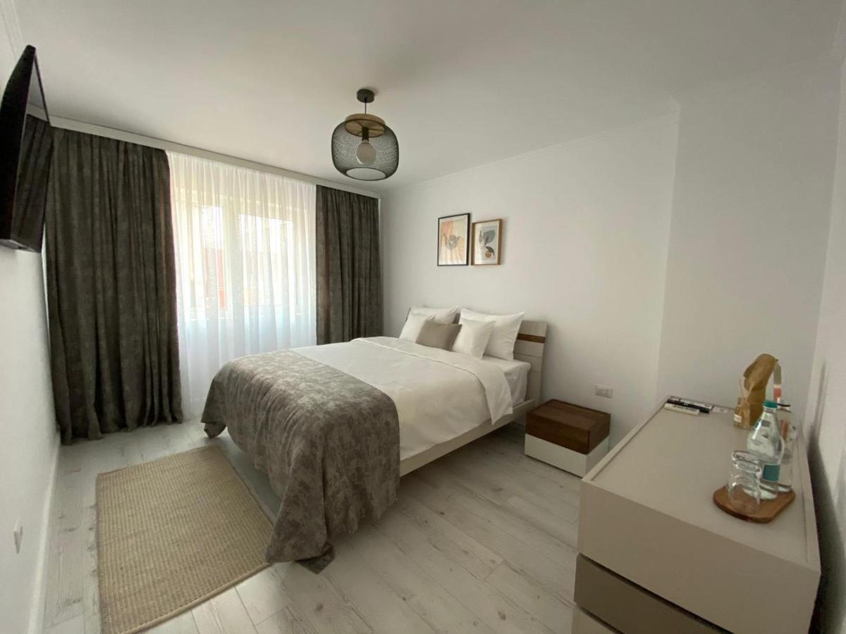 Cosy Apartments & Bistro Pufesti Buitenkant foto