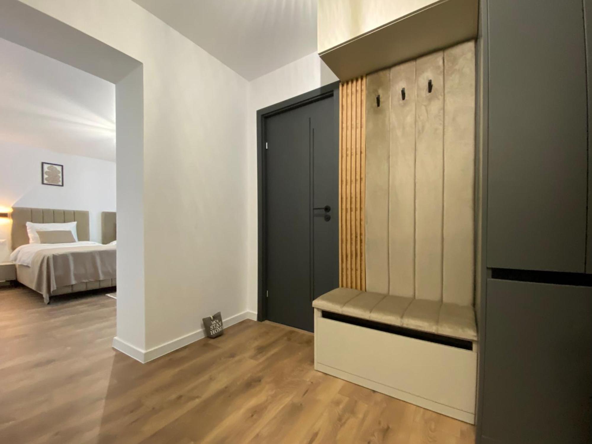 Cosy Apartments & Bistro Pufesti Buitenkant foto